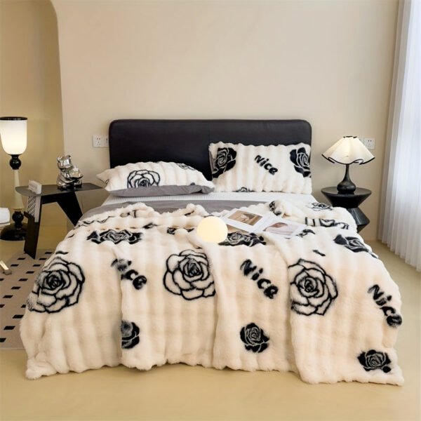 Plush Velvet Bubble Print Comfortable Multifunctional Blanket, Luxurious Soft And Warm, All Weather Suitable For Sofa, Bed, Office And Travel Fashion Room Etc., Versatile Blanket, Bed Cover, Contemporary Design, Stylish Throw, Highquality Material