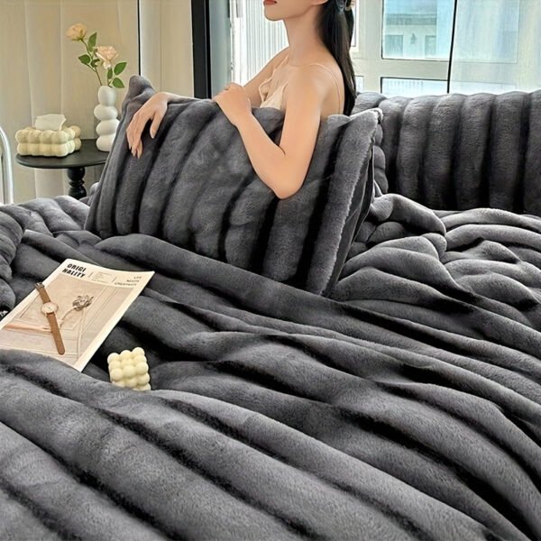 High Luxury Thick Striped Rabbit Like Plush Blanket, Autumn And Winter Thick Bed Blanket Cover, Friendly And Comfortable, Providing All Day Warmth And Comfort, Suitable For Sofas, Beds, Offices And Travel, Multi Purpose Blankets, Holiday Gifts, Cozy