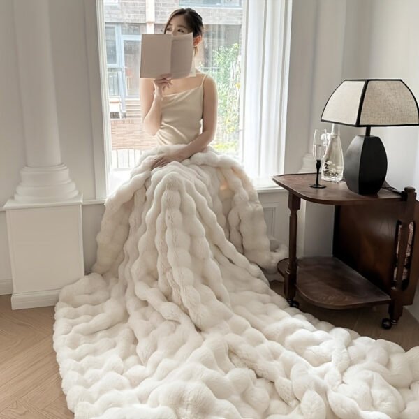 Double Layer Thickened Warm Vintage Faux Rabbit Fur Winter Luxury Throw Blanket, Shawl, Bed Blanket, Sofa Blanket, Outdoor Blanket For Office, Sofa, Bed, Outdoor Camping, Premium Gift