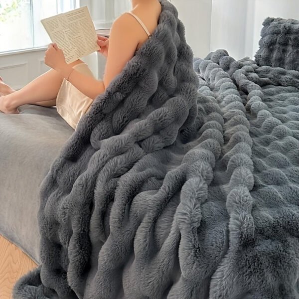 Double Layer Thickened Warm Vintage Faux Rabbit Fur Winter Luxury Throw Blanket, Shawl, Bed Blanket, Sofa Blanket, Outdoor Blanket For Office, Sofa, Bed, Outdoor Camping, Premium Gift