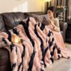 A Soft And Comfortable Printed Blanket From The Printed Series, Made Of Faux Rabbit Fur Plush, Suitable For Warmth In All Four Seasons. It Can Be Used In Various Settings Such As The Bedroom, Sofa, Office, Dormitory, Camping, And Travel