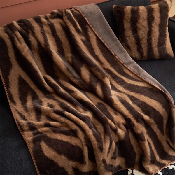 Luxury Plush Zebra Stripe Bedspread Soft Thick All Season Brown & Black Bedding, Contemporary Elegant Design For Queen King Size Beds, Hand Washable Cozy Comforter Alternative With Beige Friendly Texture, Multi Purpose Use For All Seasons, Stylish Brown