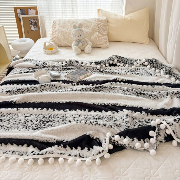 Double Color Jacquard Star Fleece Blanket With Pom Poms Soft Breathable All Season Bedspread, Geometric Pattern In Mixed Colors, Machine Washable Cottage Style Home Decor & Holiday Gift, Blanket For Bed, Cozy Bedroom Accessory