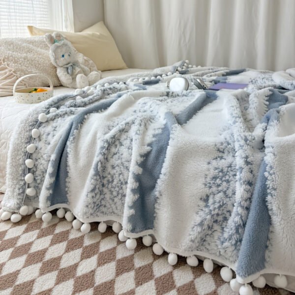 Double Color Jacquard Star Fleece Blanket With Pom Poms Soft Breathable All Season Bedspread, Geometric Pattern In Mixed Colors, Machine Washable Cottage Style Home Decor & Holiday Gift, Blanket For Bed, Cozy Bedroom Accessory