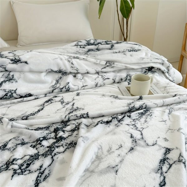 Marble Pattern Flannel Blanket | Contemporary Style, Polyester, Machine Washable, Suitable For All Seasons, Ideal For Bedroom And Living Room Decor