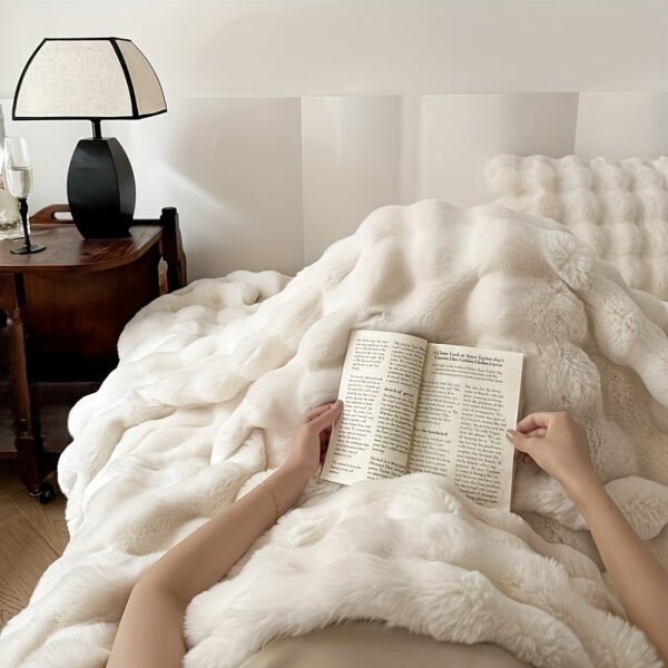 Double Layer Thickened Warm Vintage Faux Rabbit Fur Winter Luxury Throw Blanket, Shawl, Bed Blanket, Sofa Blanket, Outdoor Blanket For Office, Sofa, Bed, Outdoor Camping, Premium Gift